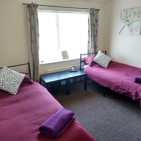 Rowe Gardens - Self Catering - Guesthouse Style - Comfortable Twin Or Double Rooms - Quiet Residential Area Workington Exterior foto