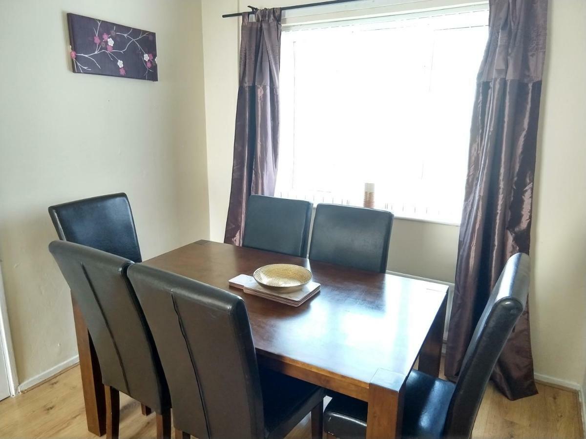 Rowe Gardens - Self Catering - Guesthouse Style - Comfortable Twin Or Double Rooms - Quiet Residential Area Workington Exterior foto