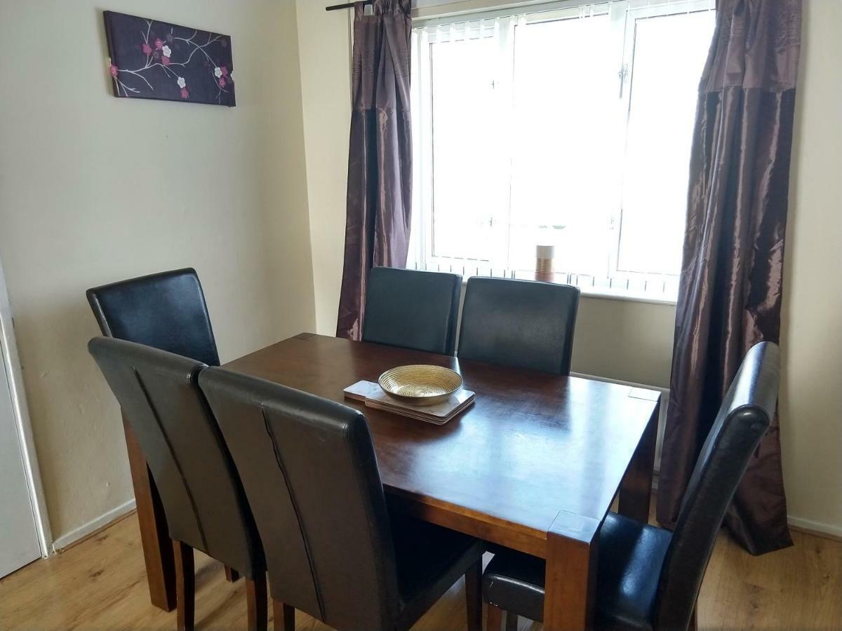 Rowe Gardens - Self Catering - Guesthouse Style - Comfortable Twin Or Double Rooms - Quiet Residential Area Workington Exterior foto